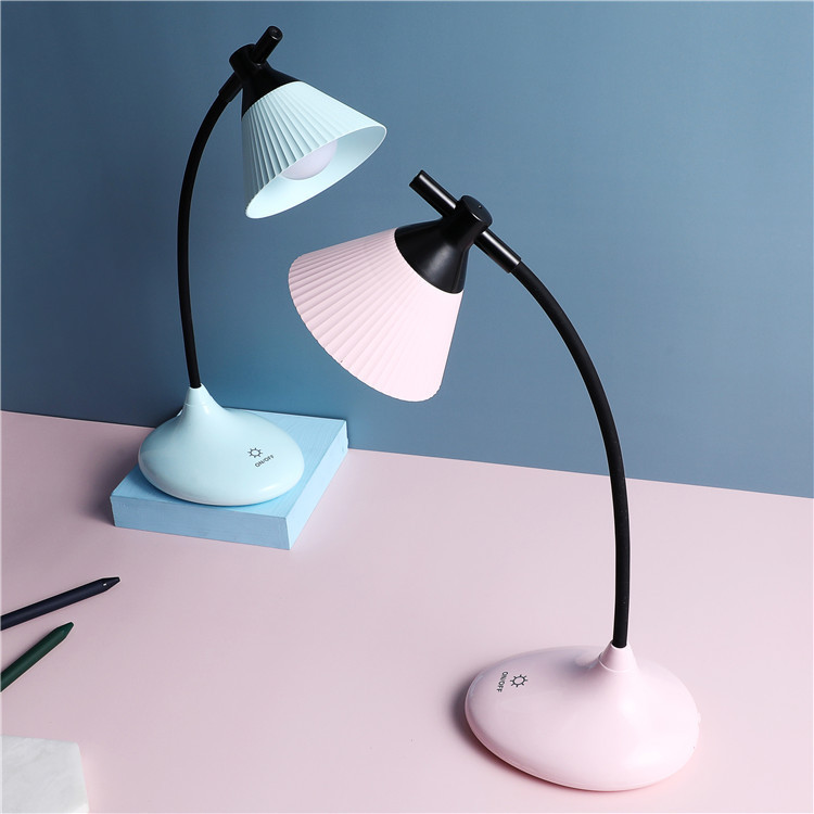 简约LED台灯护眼书桌大学生充电宿舍寝室卧室床头儿童学习小台灯
