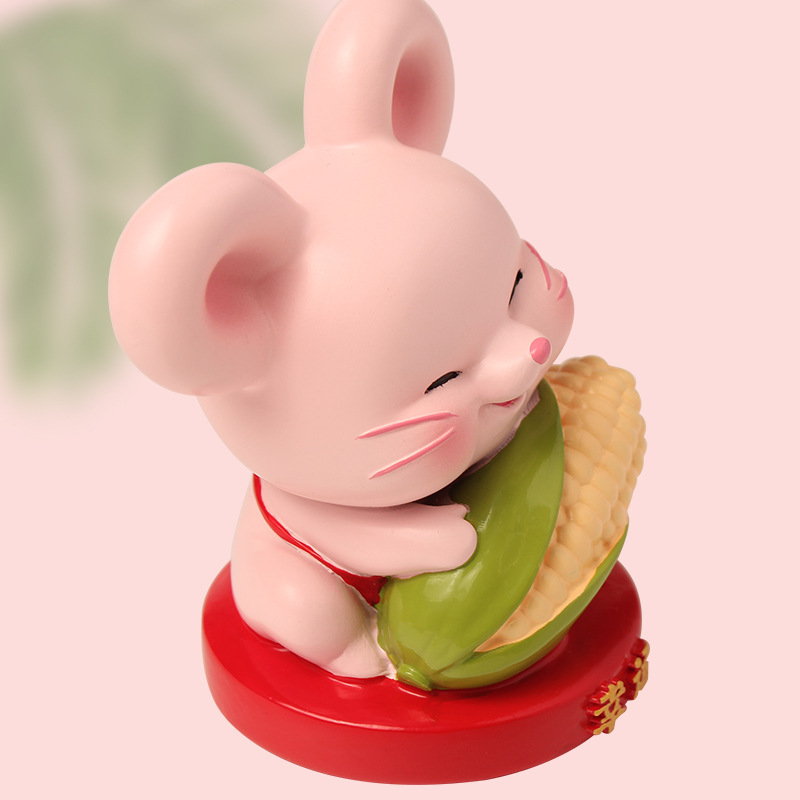 Factory wholesale rat car accessories, Rat Year mascot, creative car interior, girls' gifts, car ornaments Application Scenario