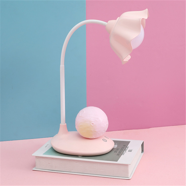USB charging touch reading, fresh and cute girl heart flower dimming desk lamp, student dormitory bedroom bedside night light Application Scenario