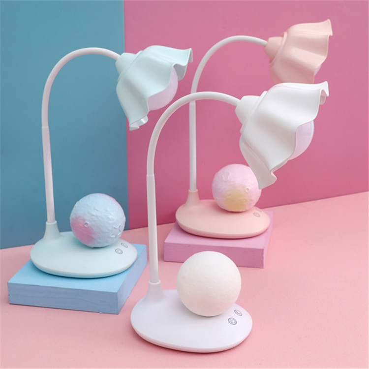 USB charging touch reading, fresh and cute girl heart flower dimming desk lamp, student dormitory bedroom bedside night light Item Picture