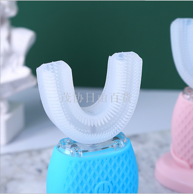 Adult and children's universal electric toothbrush, soft bristle lazy person ultrasonic charging toothbrush, one-piece consignment, U fully automatic Application Scenario