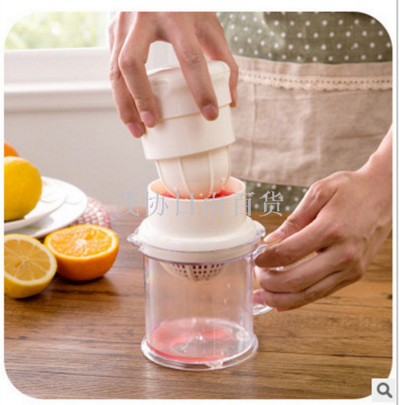 Manual juicer Home Lemon squeezer Mini plastic juicer Juicer
