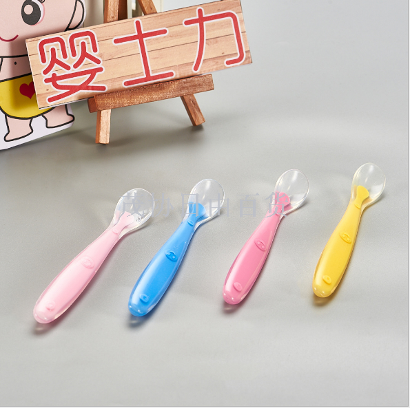 Baby silicone soft spoons, baby rice spoons, baby soup spoons, children's silicone spoons, complementary food feeding spoons Application Scenario