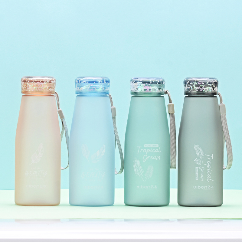 430ML亿本创意零星杯盖太空杯小清新塑料杯便携水杯图