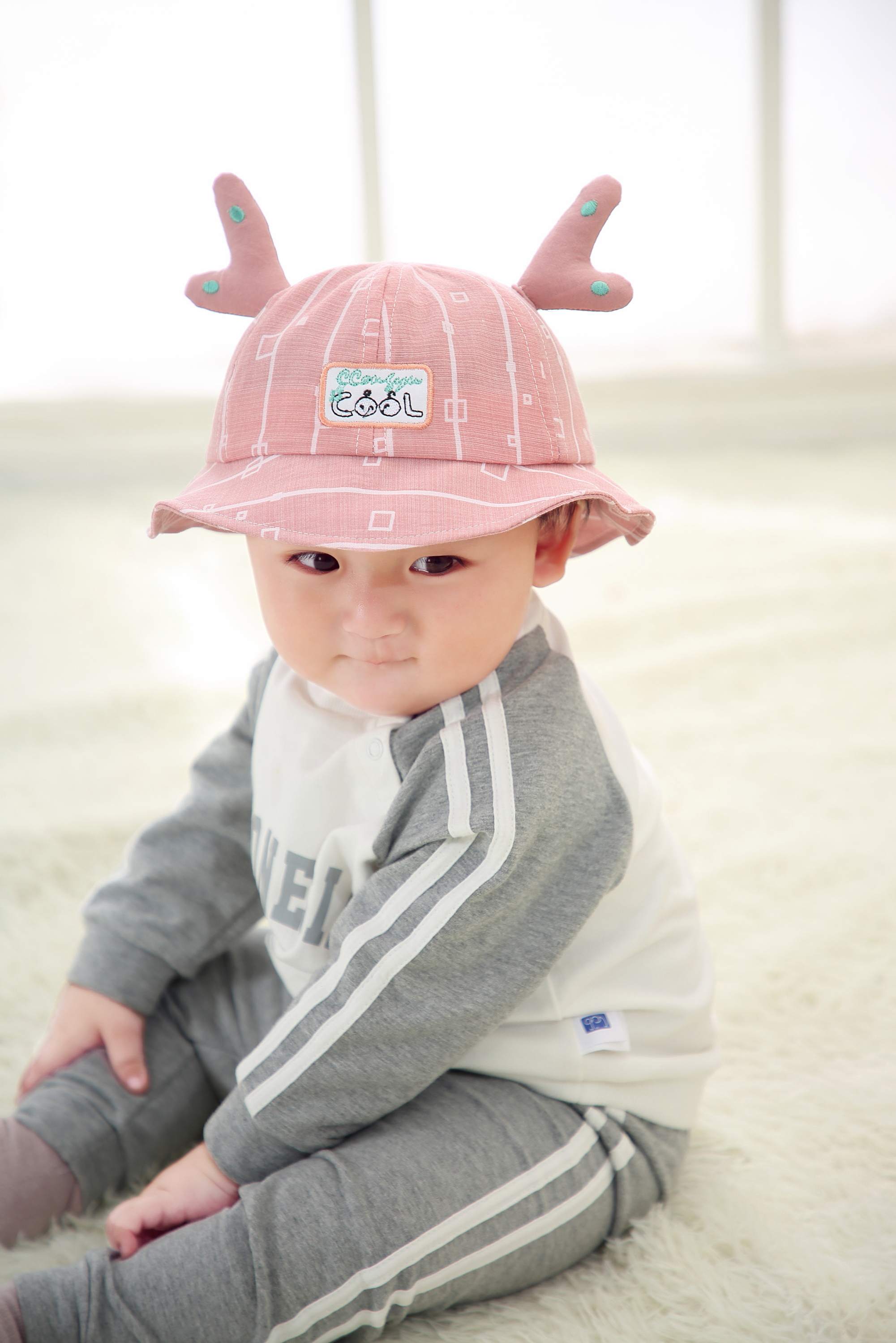 Baby caps, infant caps, children's caps, English label basin caps, antler cartoon basin caps Application Scenario
