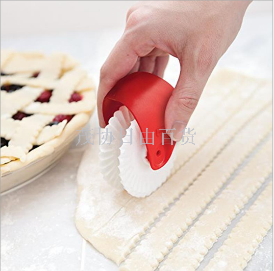 Baking hob kitchen pastry cutter roll edge wheel manual dough cutter Spot cut dough cutter