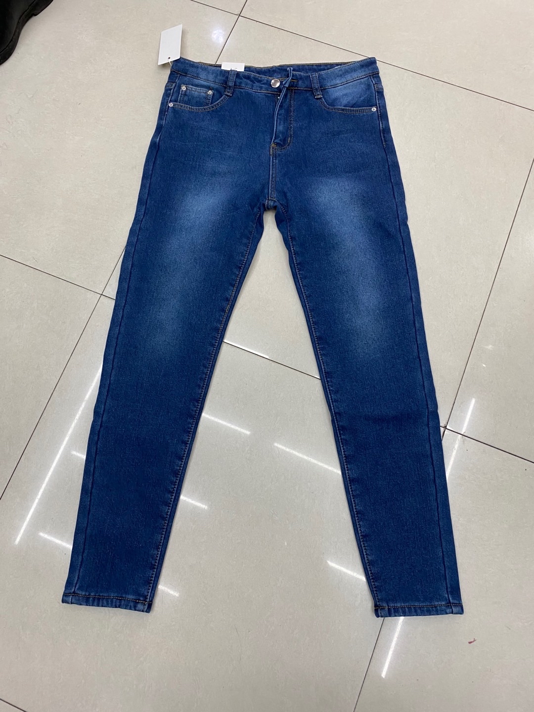 库存加绒女款弹力牛仔裤380条26-32码