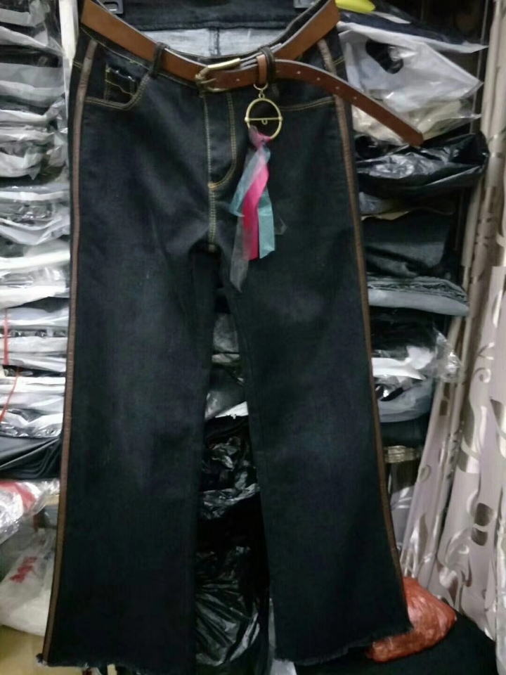 Mengjiayao Spring Edition thickened black slimming leg versatile denim flared pants Application Scenario