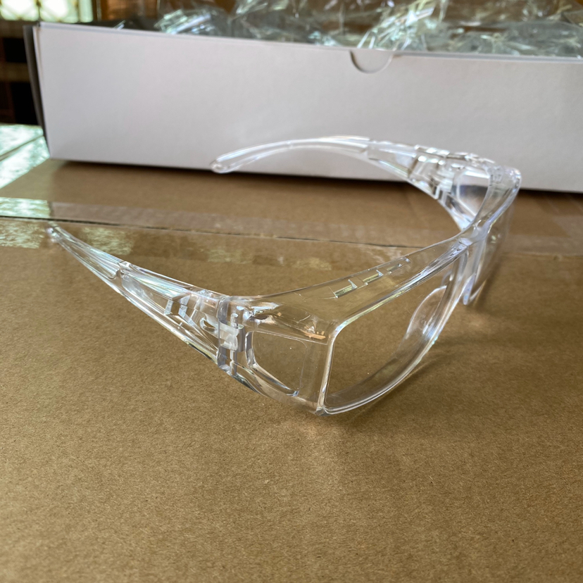 The transparent goggles will be dispatched on the same day by SF Express Application Scenario