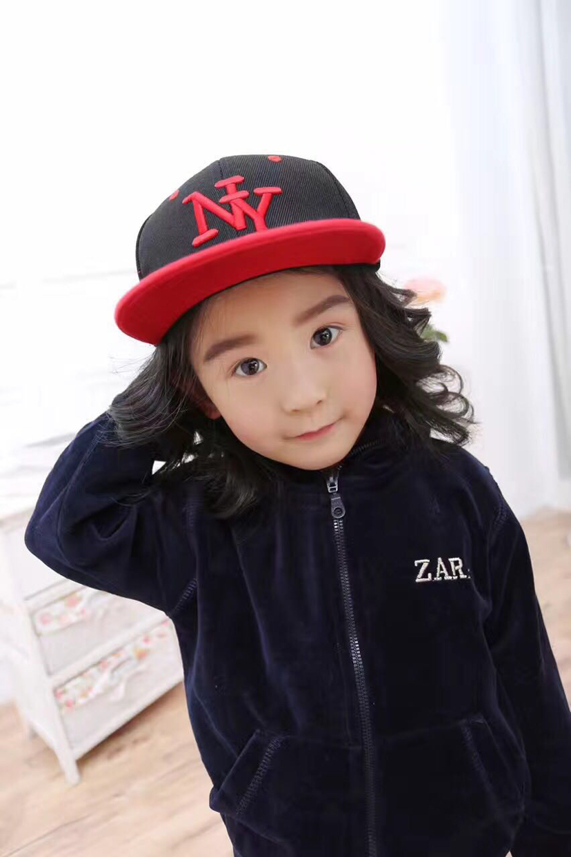 Children like baseball caps thumbnail