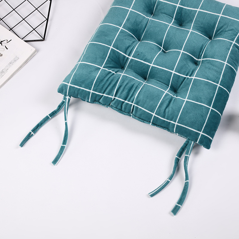 Winter Plaid Cushion Student Sofa Stool Dining Chair Cushion Computer Office Warm Seat Manufacturers Wholesale Application Scenario