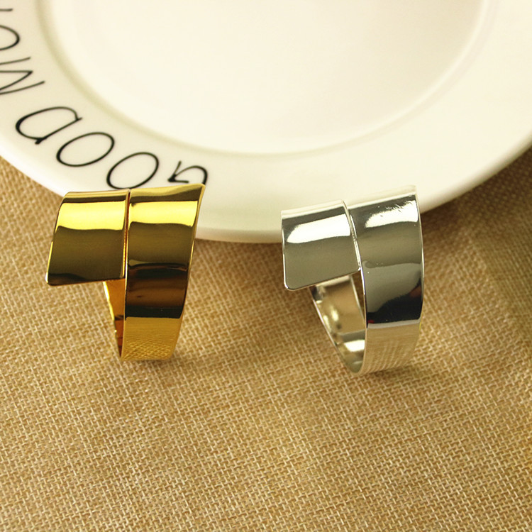 Factory direct sales of stainless steel napkin rings, metal figure-eight napkin buttons, hotel and home model rooms, wedding napkin rings Item Picture