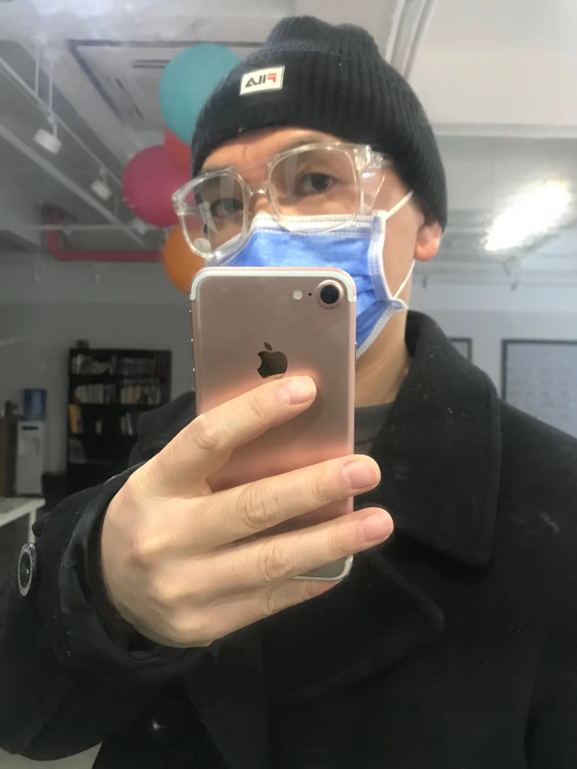 Transparent goggles in stock, dispatched by SF Express on the same day. Plain large glasses