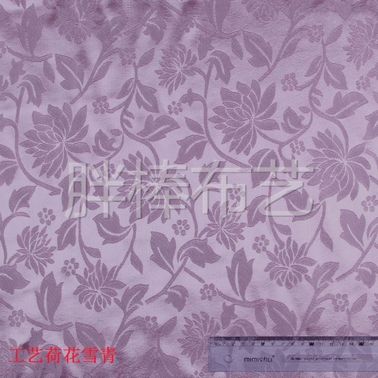 The manufacturer is selling a hot supply of 100D*150D multi-purpose polyester jacquard fabric that can be combined with classic tie-dye dyeing Application Scenario