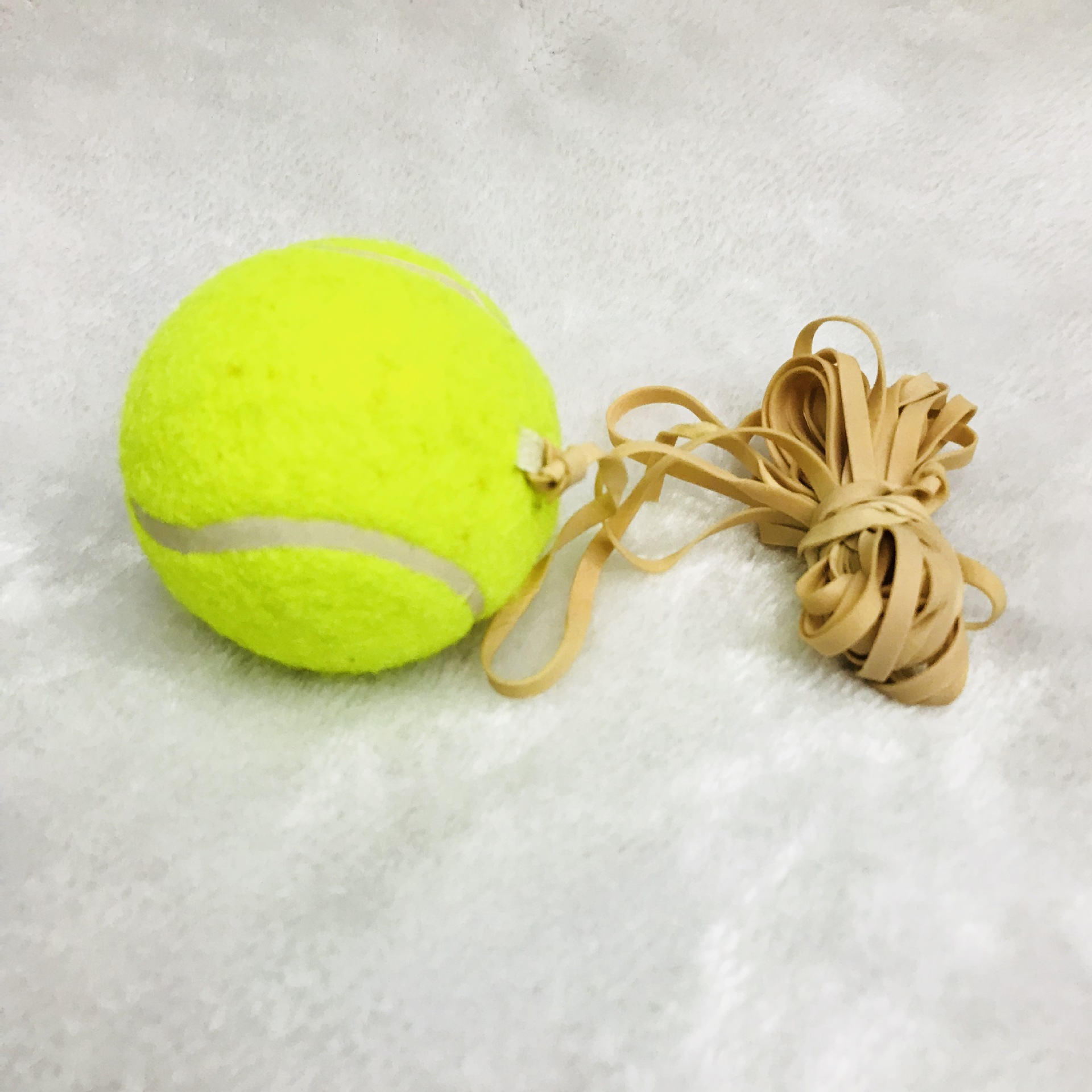 厂家直销 带弹力绳训练网球 新手单人练习网球 高弹力耐打耐磨