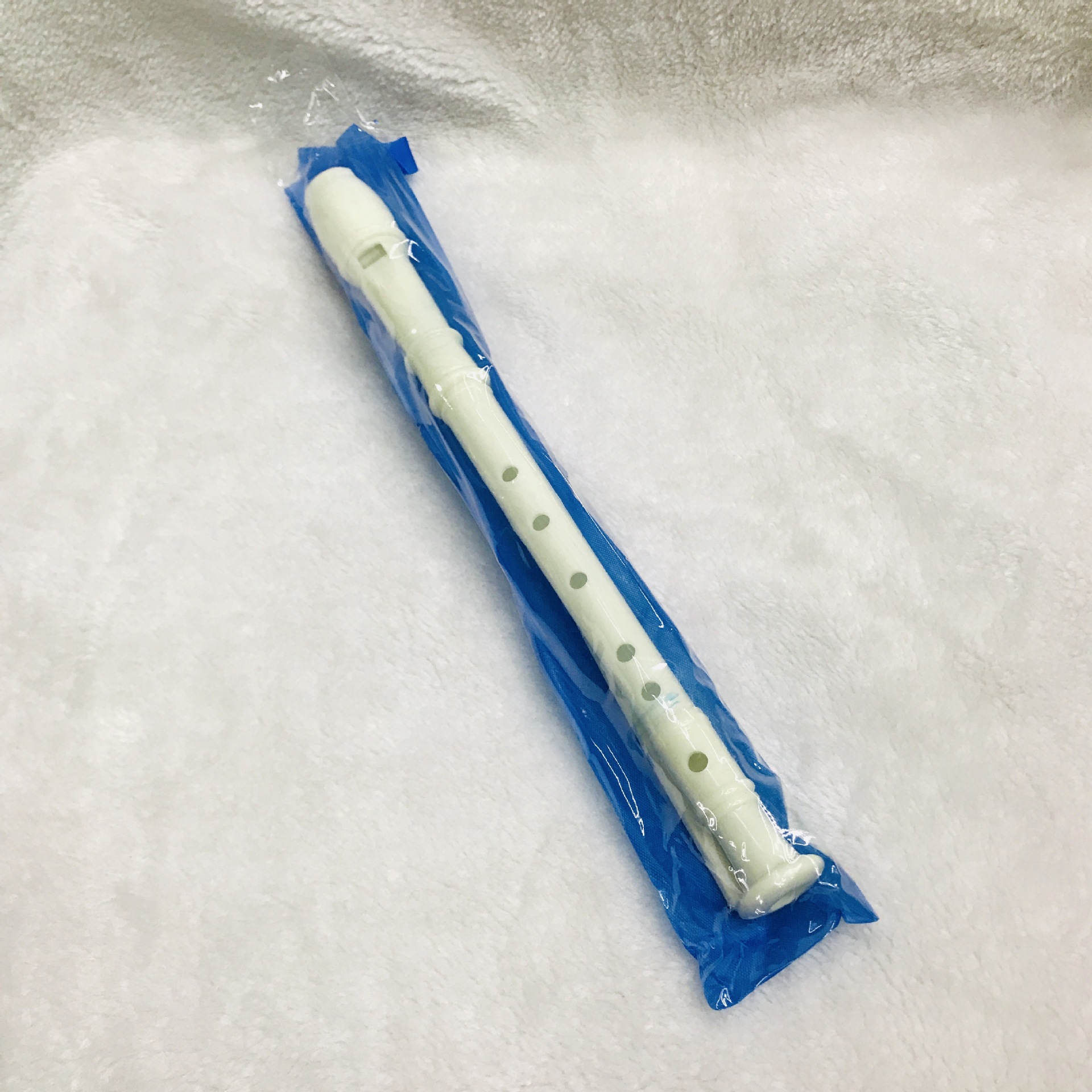厂家直销 塑料6孔竖笛批发 蓝袋装 儿童学生乐器 纯白带清洁棒产品图
