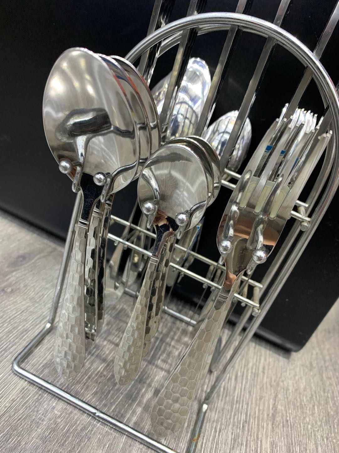 Top grade 24-piece set of stainless steel tableware thumbnail