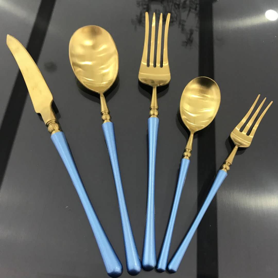 镀金餐具产品图