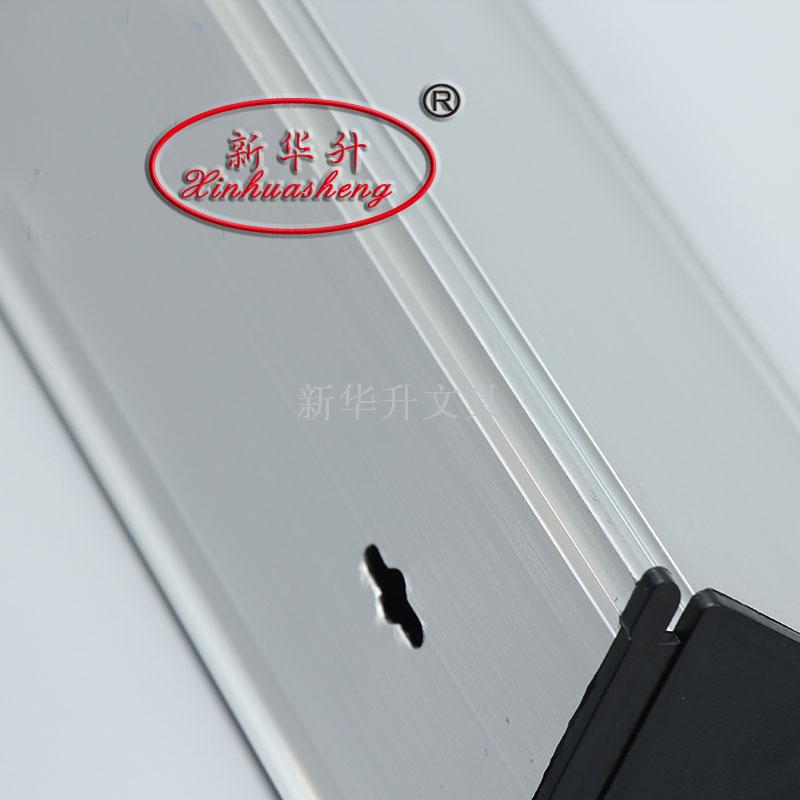 新华升大三角双面铝合金科室牌 铝合金三角牌 空白牌 台牌牌白底实物图