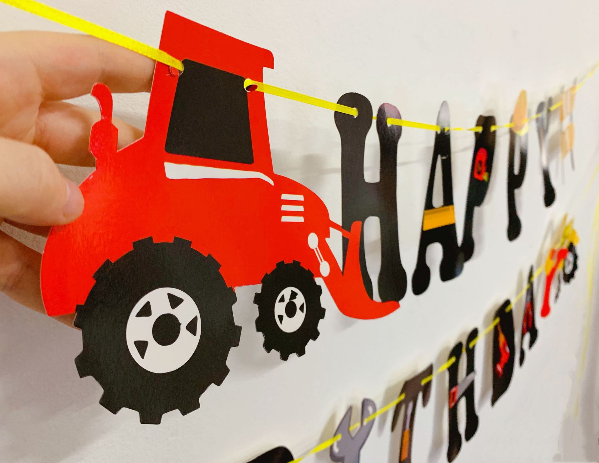 工程车主题派对 HAPPY BIRTHDAY字母纸旗横幅 挖掘机建筑生日拉旗细节图