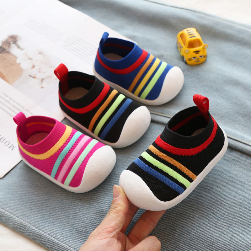 Children's shoes autumn 2020 men's and women's baby walking shoes flying knitting children socks shoes soft soles breathable shoes wholesale