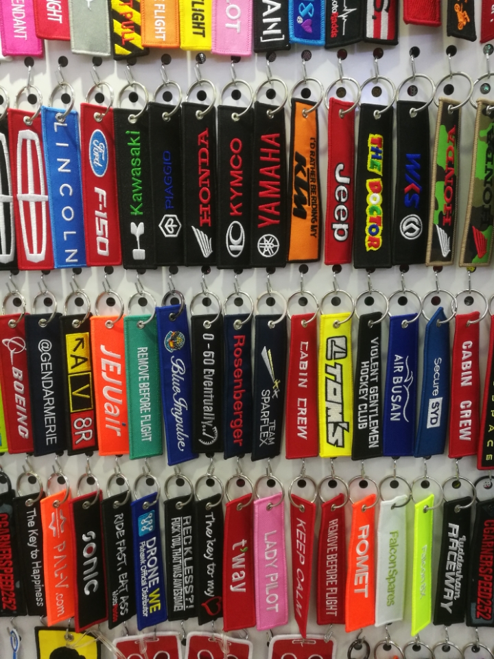 Double-sided embroidered logo keychain pendant for motorcycles, motorcycles and racing cars Specification image