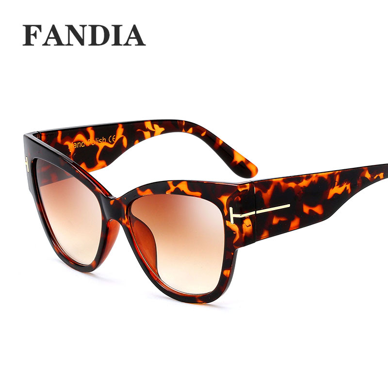 Aliexpress is selling European and American personality cat eye sunglasses, big frame street snap sunglasses Application Scenario