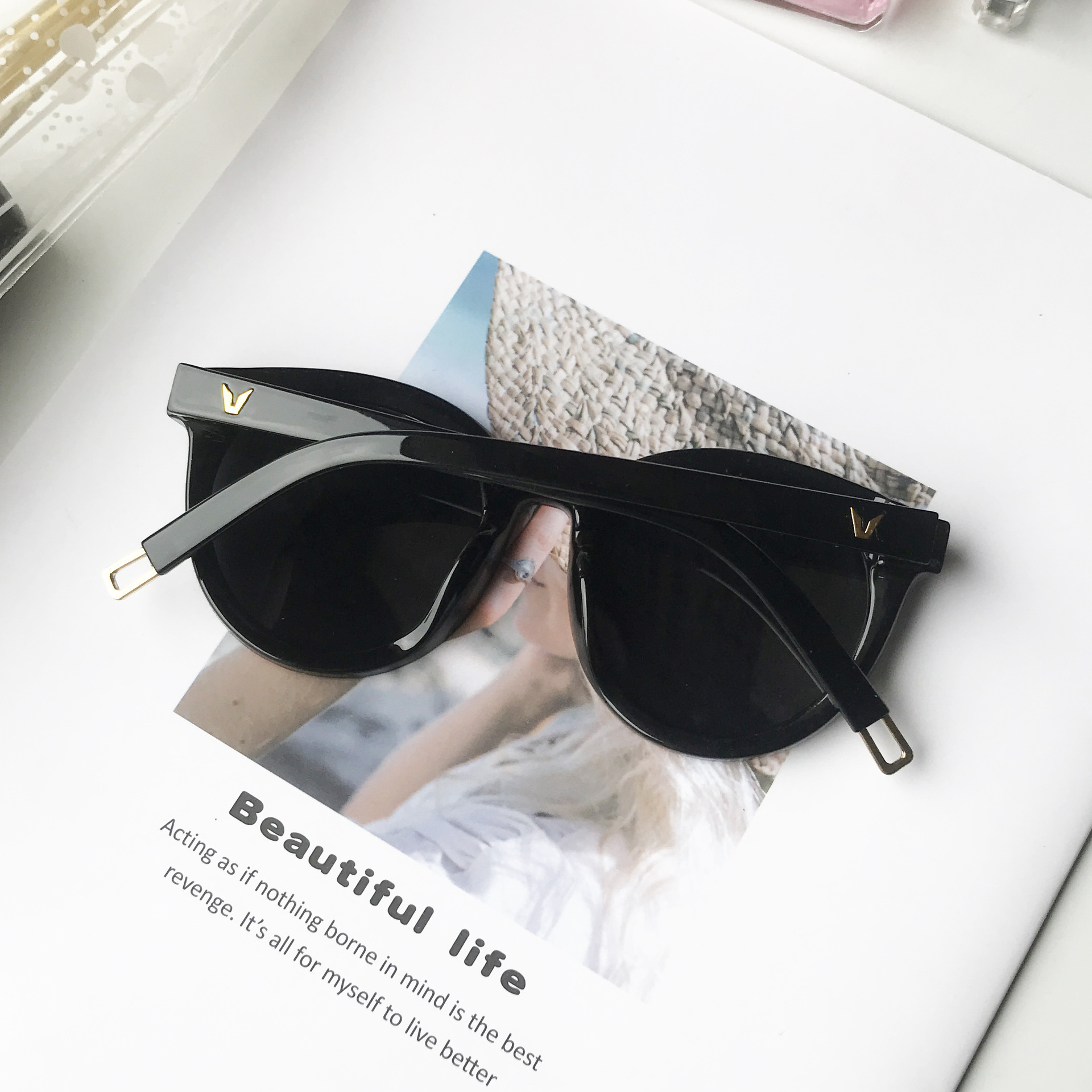 Korean star sunglasses six bears: The legend of the blue sea, men's and women's street style sunglasses, black to make the face slimmer, Instagram details Picture
