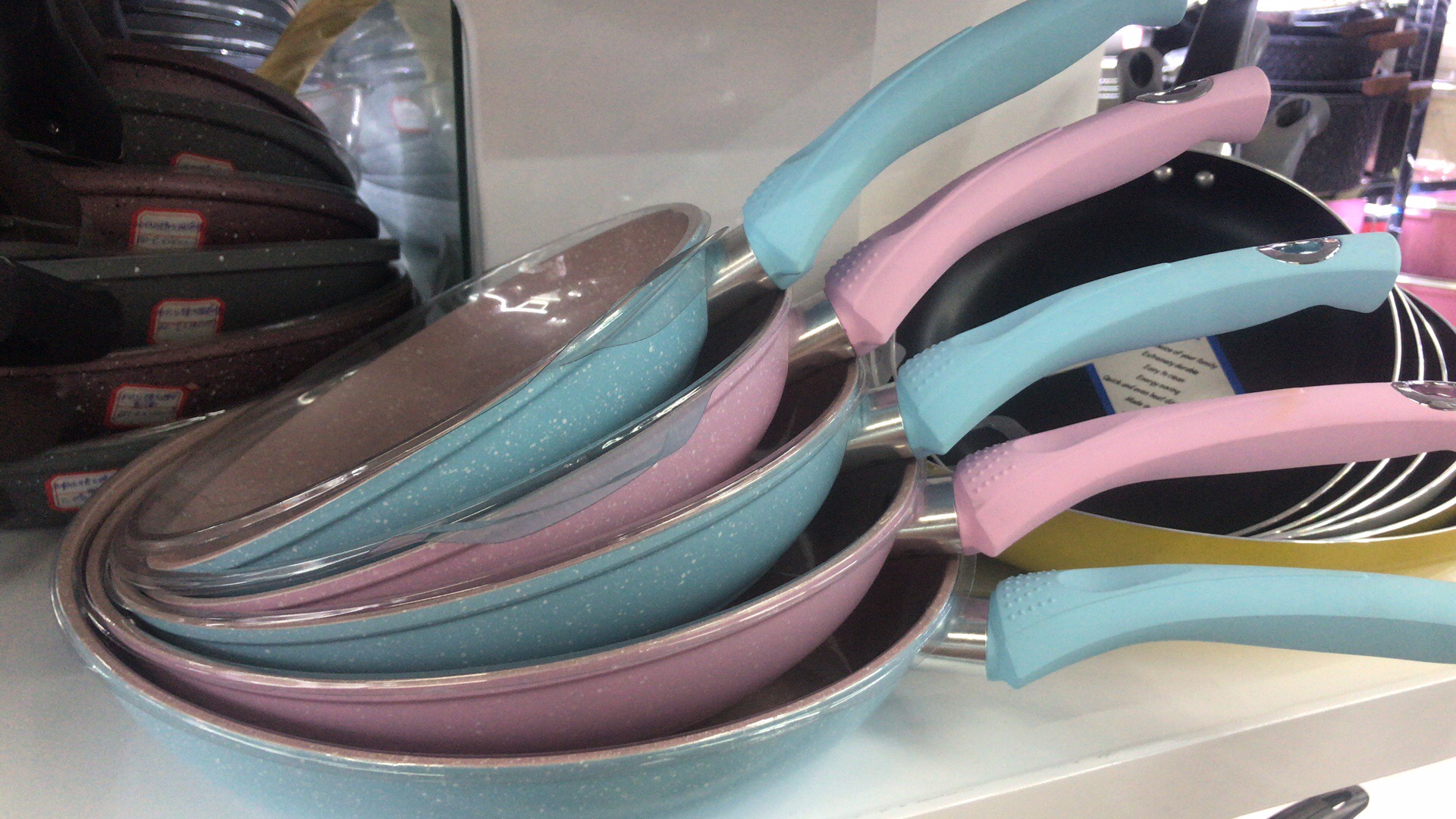 Squeeze the marble base of the frying pan