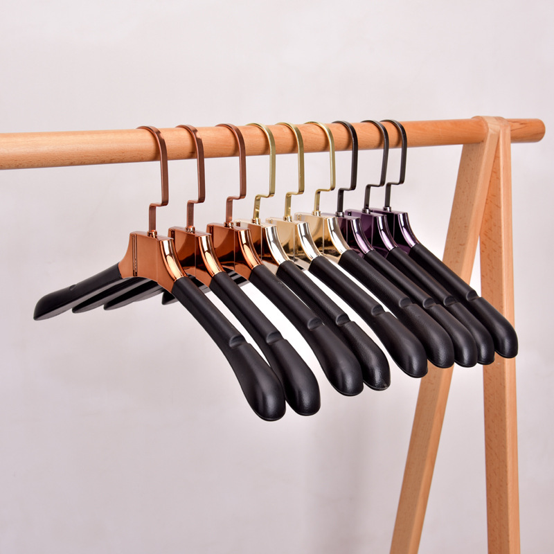 高档PU皮革皮草衣架批发服装店衣挂衣服架挂婚纱衣架成人女装衣架