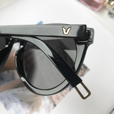 Korean star sunglasses six bears: The legend of the blue sea, men's and women's street style sunglasses, black to make the face slimmer, Instagram Application Scenario