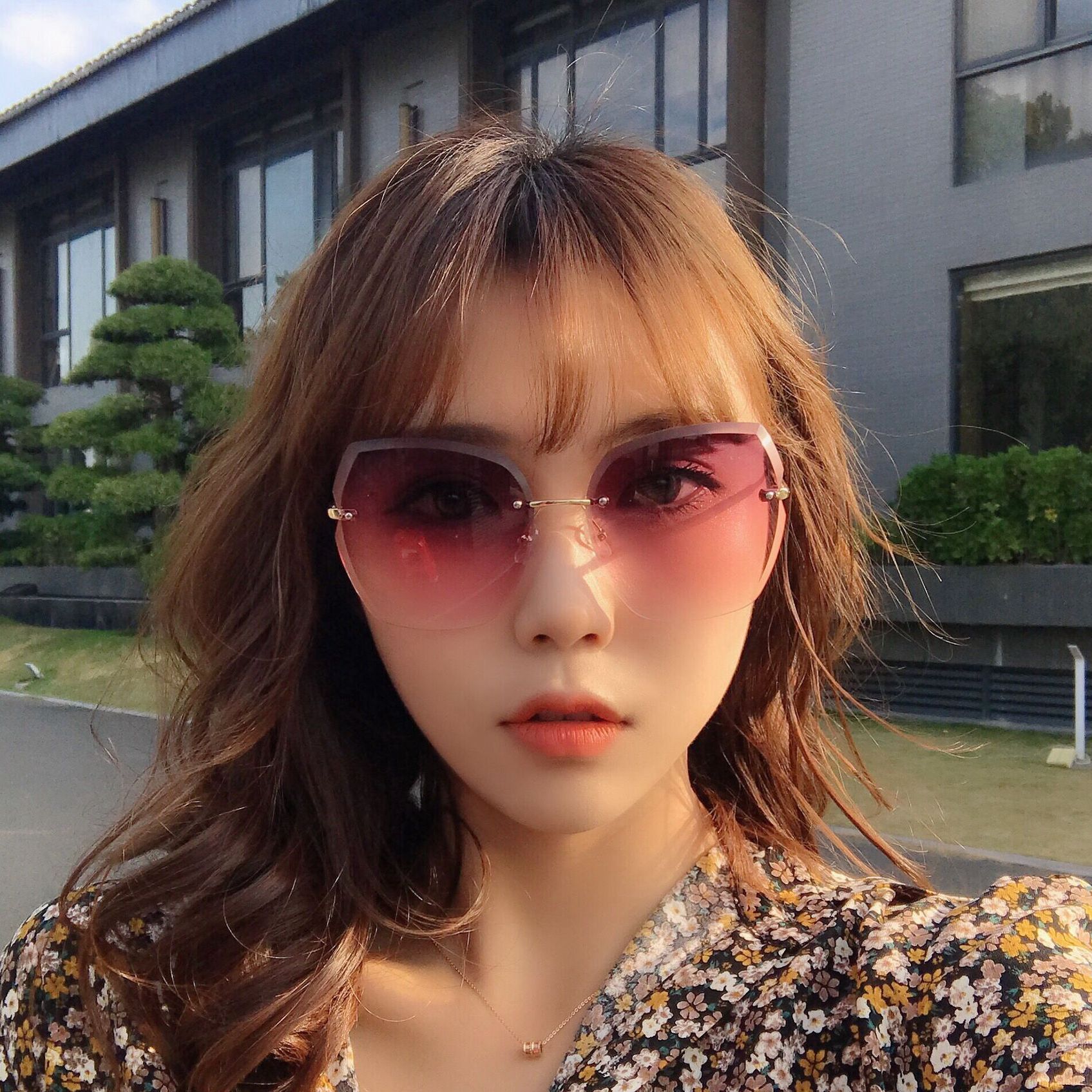 Colorful ocean film frameless trimmed sunglasses, gradient color film sunglasses, 2019 new style fashionable European and American trendy glasses