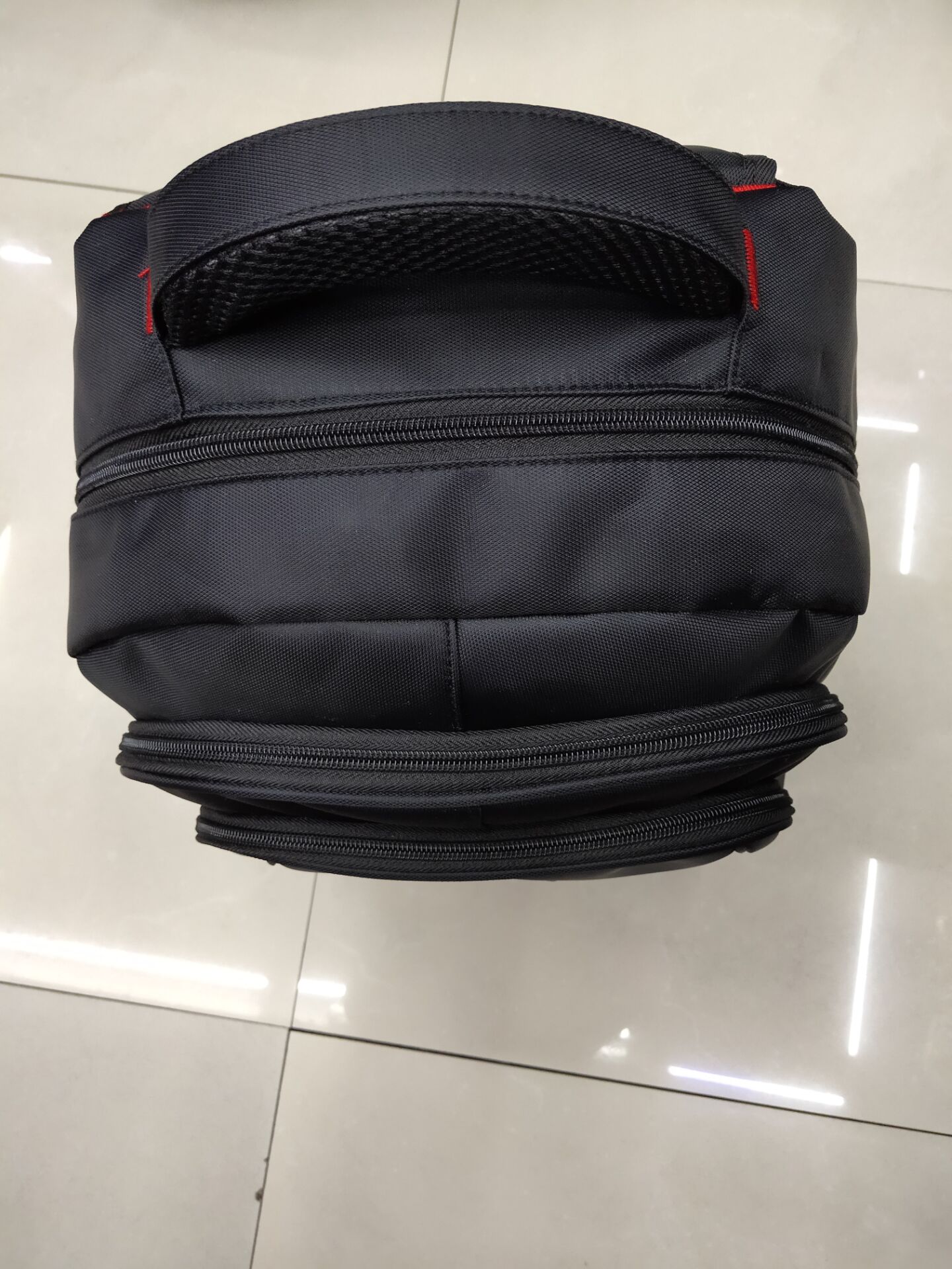 学生包袋实物图