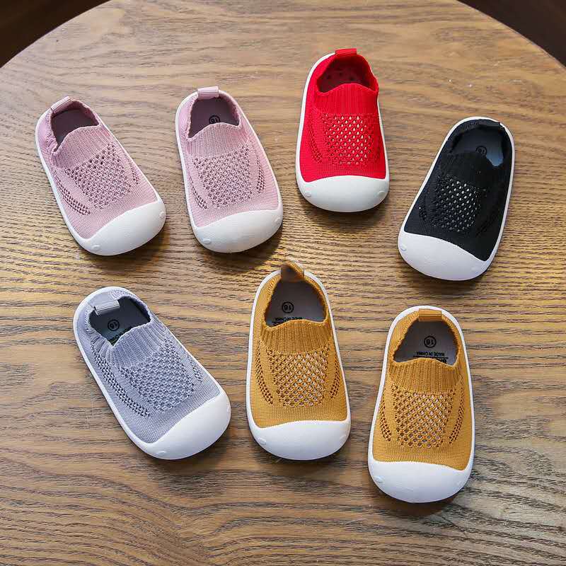 Feiweknitchildren's shoes spring and summer 2020 new stocking feet knitted shoes for men and women With soft soles non-slip toddler shoes manufacturer