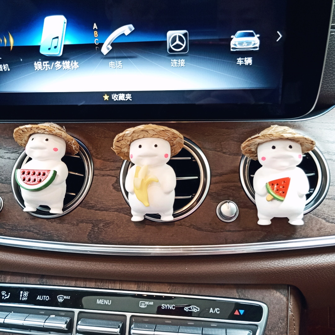 Car perfume, Watermelon Fat King, air outlet perfume holder, car aromatherapy ornament, interior diffuser stone decoration Application Scenario