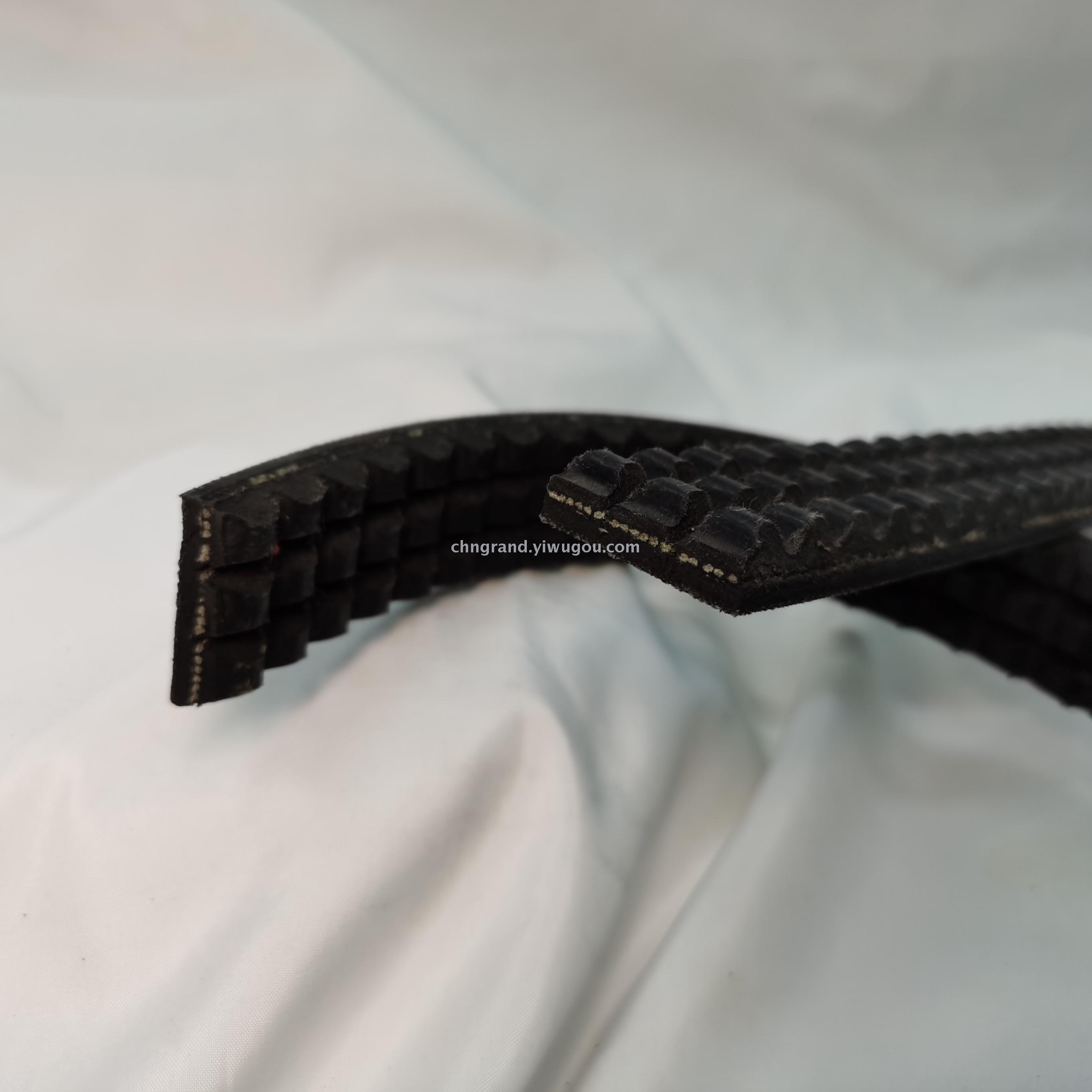 We supply all kinds of conveyor belts and combined belts for construction machinery and agricultural machinery. 6660994