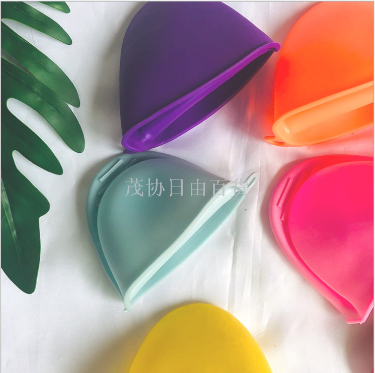 Heat-insulating and heat-resistant hand tongs, kitchen dish tongs, and high-temperature resistant gloves Specification image
