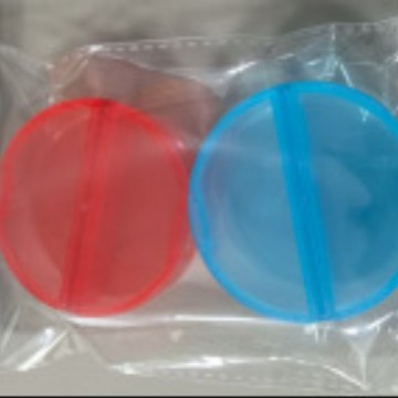 Portable transparent medicine storage box with high appearance level, mini one-week seven-day travel compartments, plastic medicine box, OPP bag Application Scenario