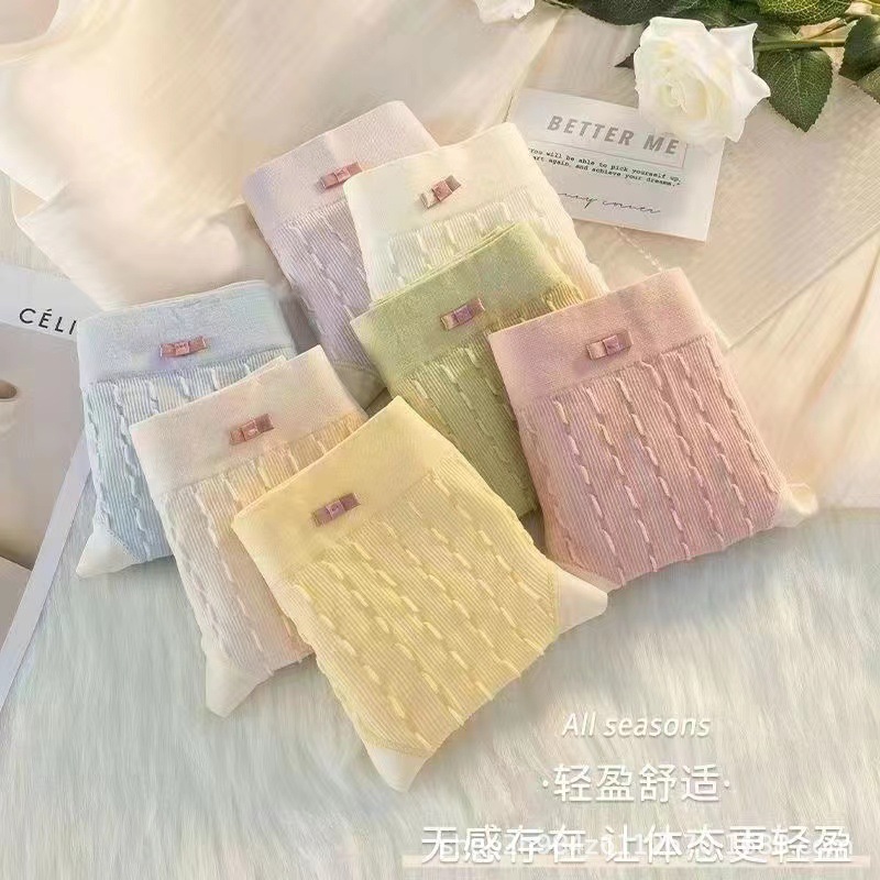 Export of mugwort underwear for Europe, America and Africa. Women's pure cotton crotch, sweet style, tuck in the abdomen, lift the buttocks, soft and pure, full buttocks, V-shaped triangular underwear Specification drawing