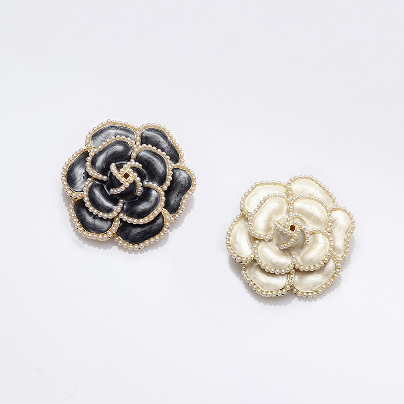 高级感胸针白色珍珠滴油山茶花黑色玫瑰花复古西装大毛衣别针饰品