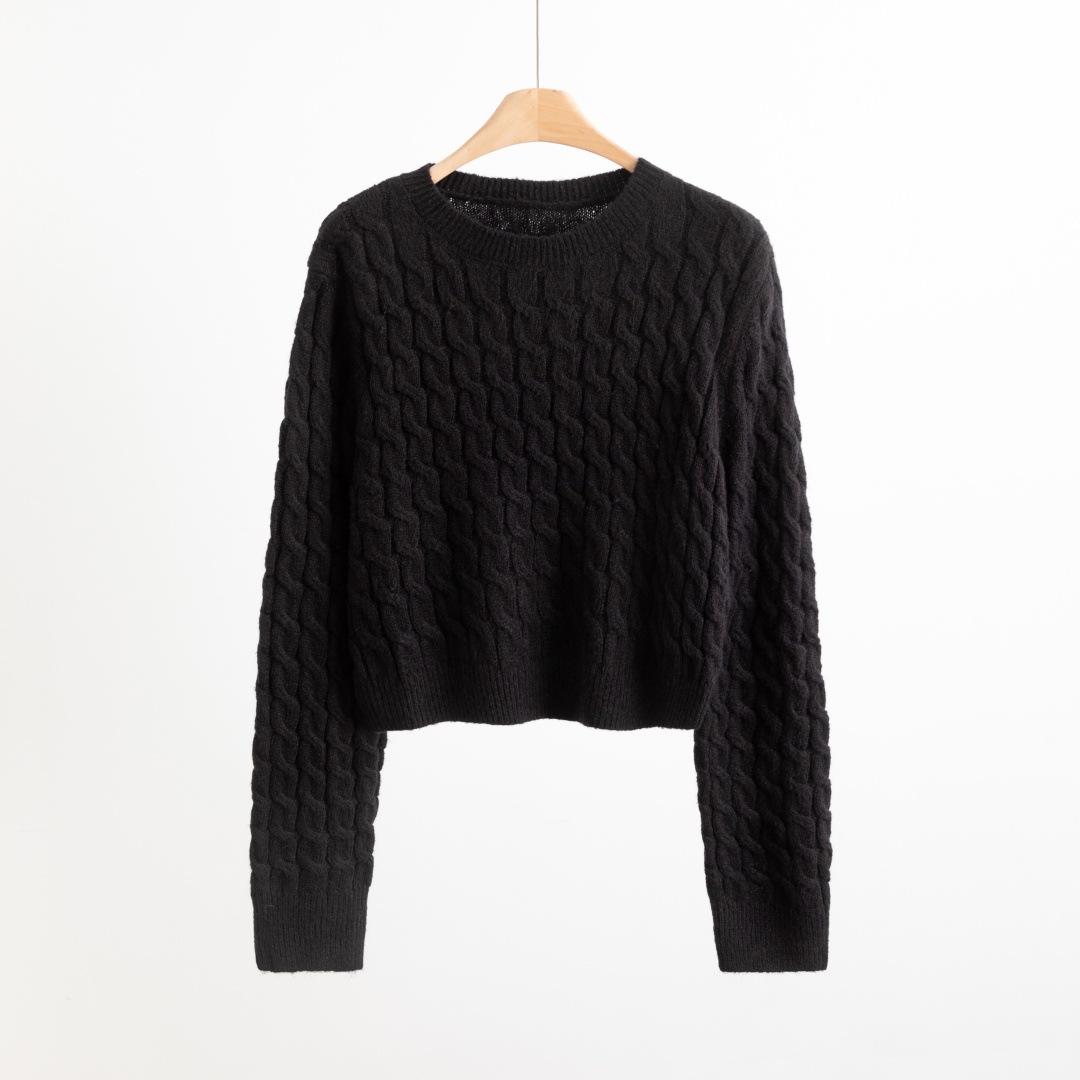 Women's braided pullover sweater, high-waisted short knitted sweater, retro braided loose, versatile and laid-back style for autumn and winter Application Scenario