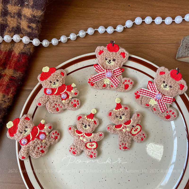 韩系复古毛绒小熊发夹刺绣布艺手工装饰甜美侧边夹秋冬百搭头饰Pom.kr 针织圣诞小熊发夹：红帽苹果缀珍珠 软萌甜系秋冬少