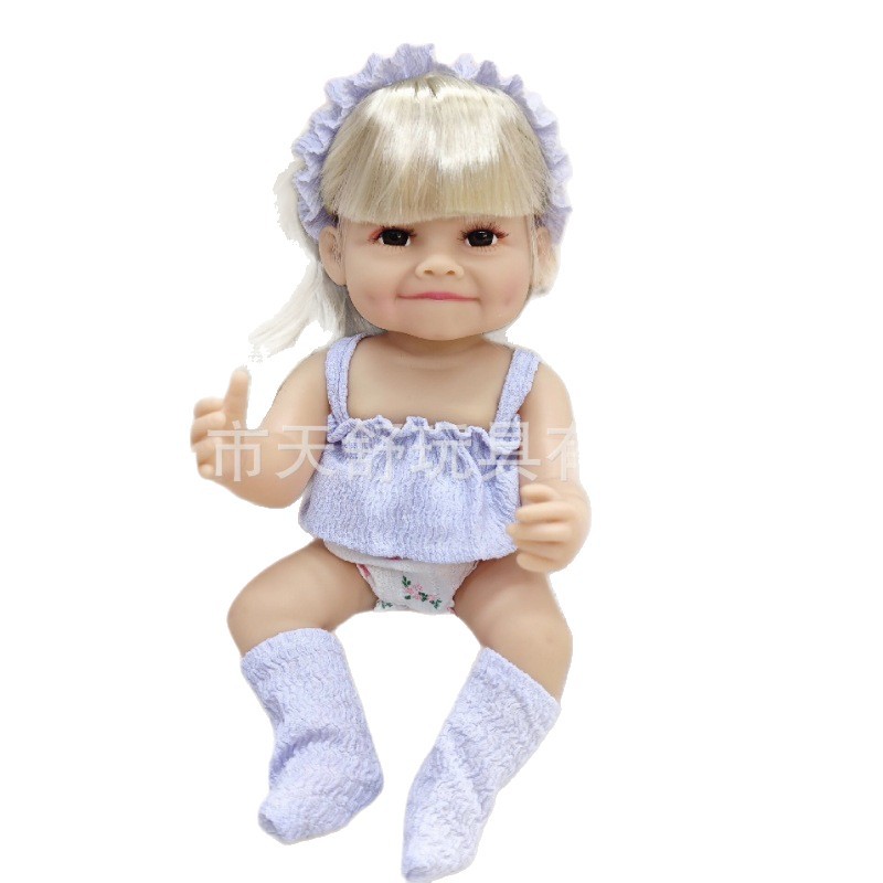 玩具/石膏娃娃玩具/娃娃/树脂人物娃娃/毛绒玩具白底实物图