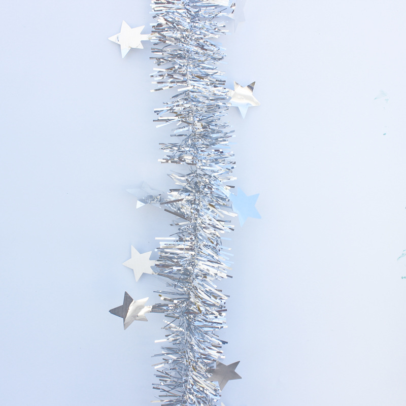 2026 Christmas decorative items: plastic stars, colorful strips and ribbons, wedding and festival decorations, scene arrangements, wool strips and latte art Application Scenario