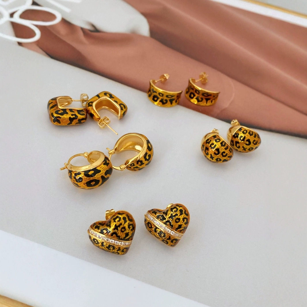 跨境欧美小众独特设计感豹纹18K金滴油爱心耳钉时尚简约女款耳饰