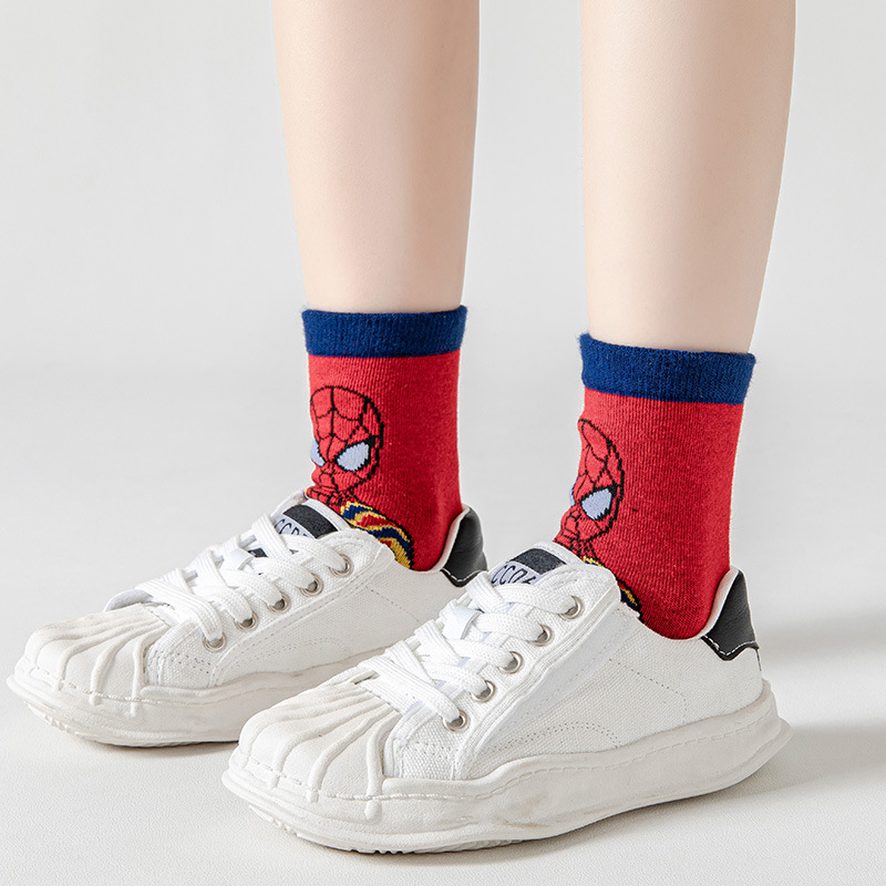 Boys' socks: Spring and autumn breathable and sweat-absorbing combed cotton mid-calf socks; autumn and winter cartoon socks for middle and large school students, uiol Application Scenario