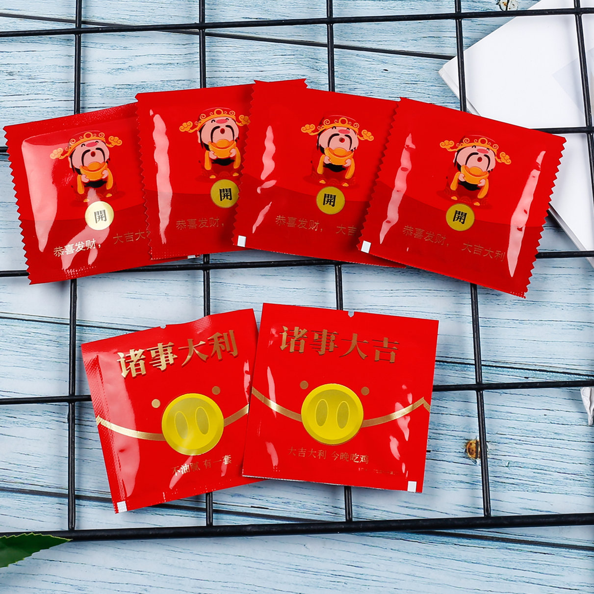Disposable gloves, individually packaged, creative food-grade thickened pe plastic, transparent, takeout, restaurant, lobster details Picture