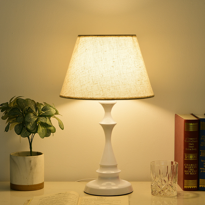 Grand View Garden American retro table lamp, bedside lamp, simple living room table, high-end atmosphere light, night light 542L details Picture