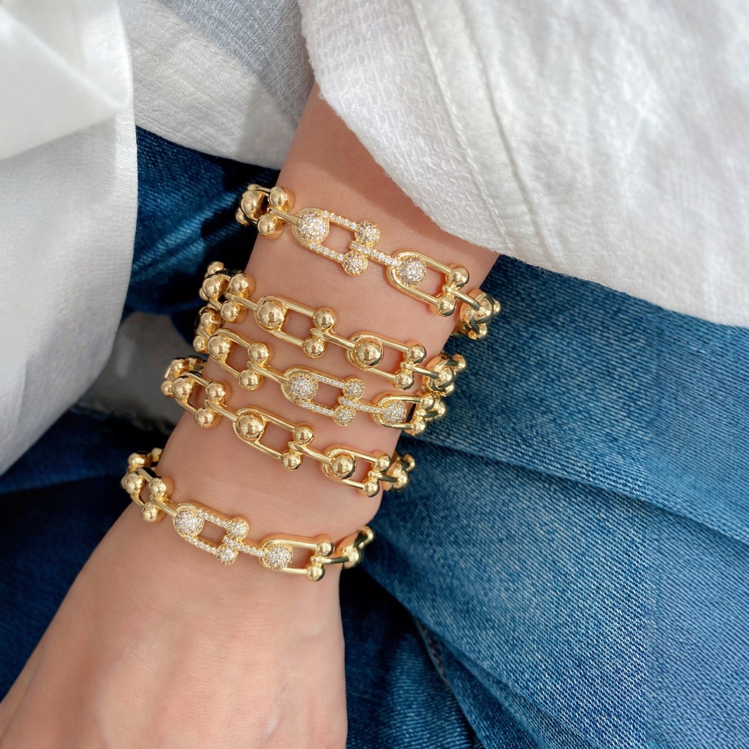 Korean style simple and fashionable hollowed-out U-shaped letter bracelet, fresh and clean women's wristband open ring wholesale Application Scenario