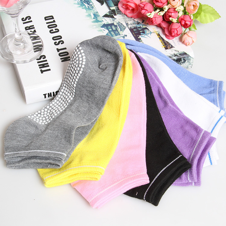 Factory wholesale yoga socks, glue-coated candy-colored sports anti-slip socks, floor and boat socks, early education trampoline socks in stock Specification image